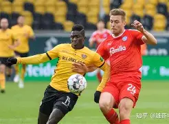 斯图加特客场失利，保级形势不容乐观，掌声雷动