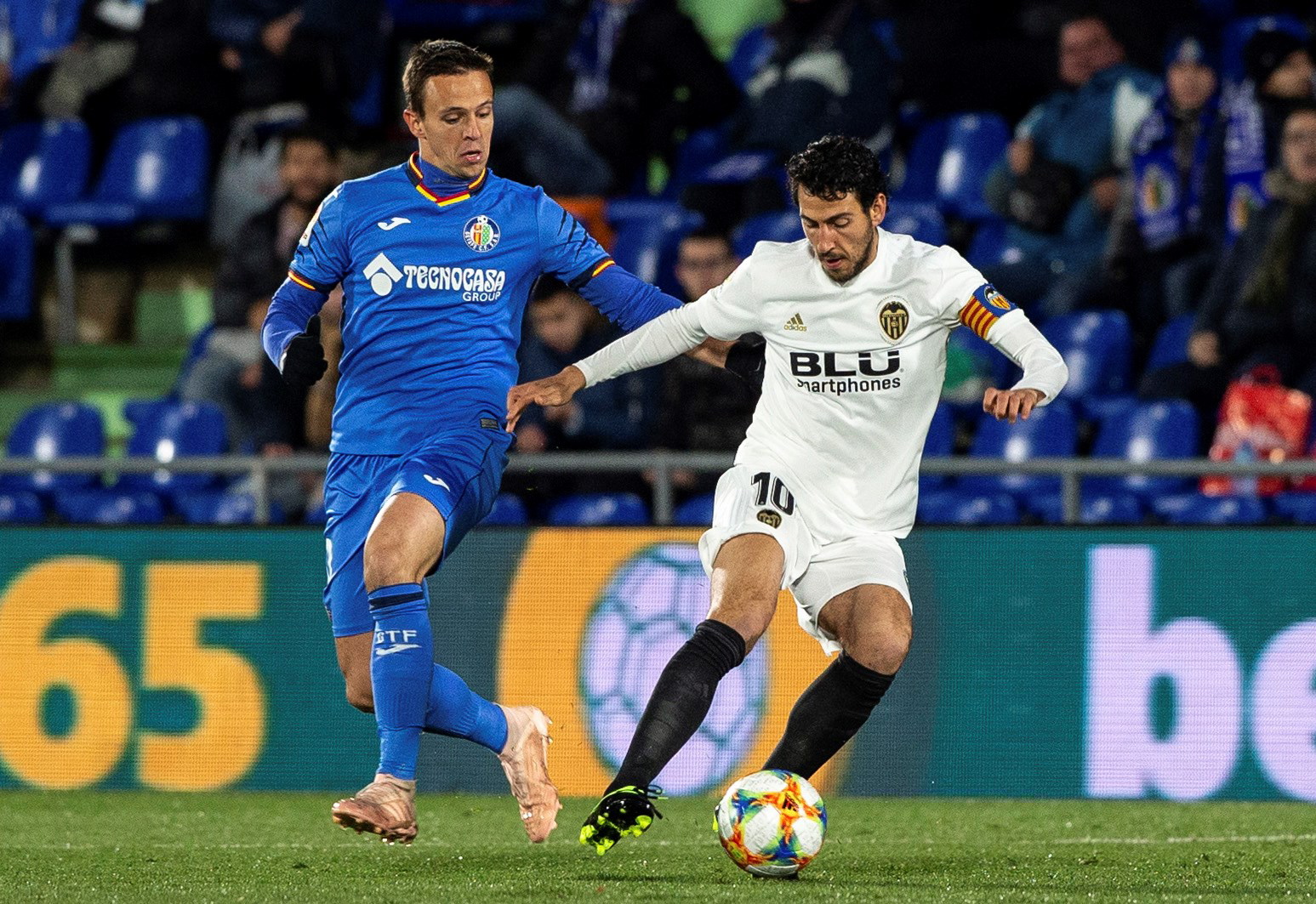 赫塔费队在激烈较量中夺得胜利,振奋人心的简单介绍 赫塔费队在激烈较量中夺得胜利,振奋人心的简单介绍