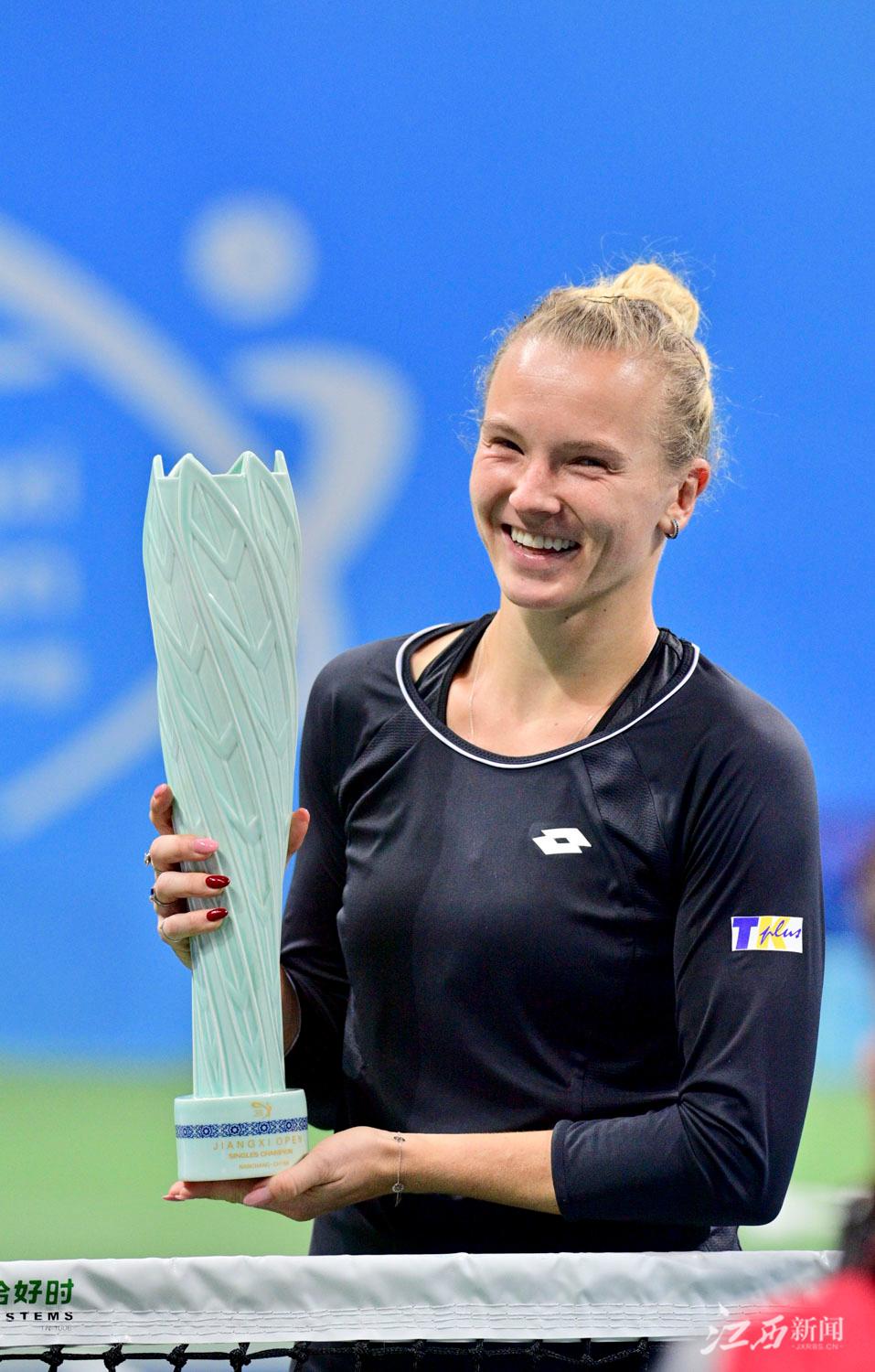 精彩比拼,选手勇夺桂冠令人瞩目,掌声雷动 精彩比拼,选手勇夺桂冠令人瞩目,掌声雷动