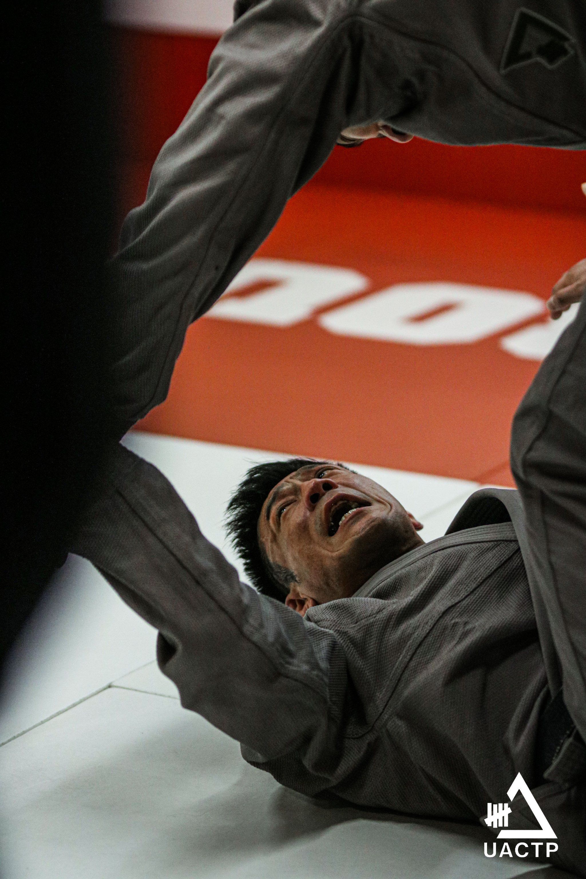 巴西选手挑战自我,创造佳绩,全场震撼 巴西选手挑战自我,创造佳绩,全场震撼