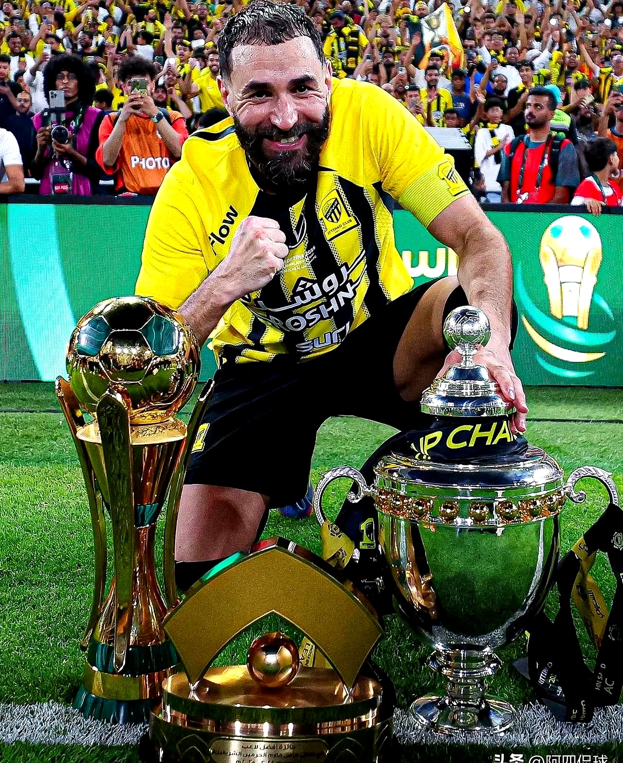 球员个人表现亮眼，为球队带来胜利，气势如虹