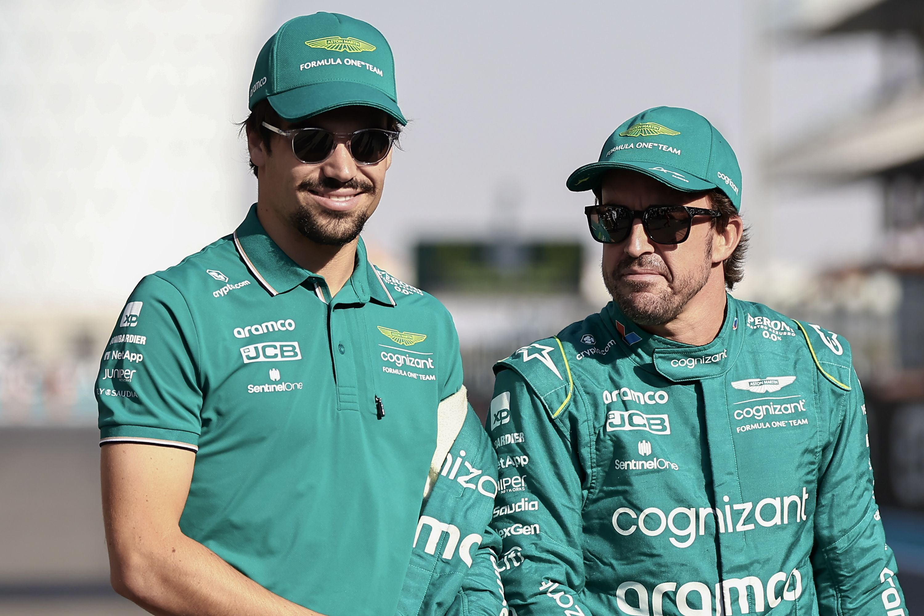 包含阿斯顿马丁完胜索伯车队，阿隆索刷新纪录的词条