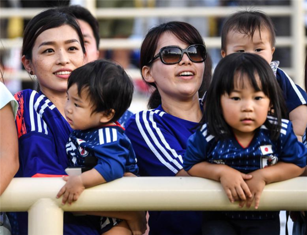 开云体育入口-包含日本队完胜泰国队，安赛龙惊艳四座的词条