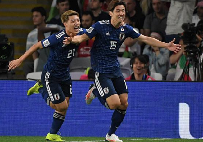 包含日本队完胜泰国队，安赛龙惊艳四座的词条