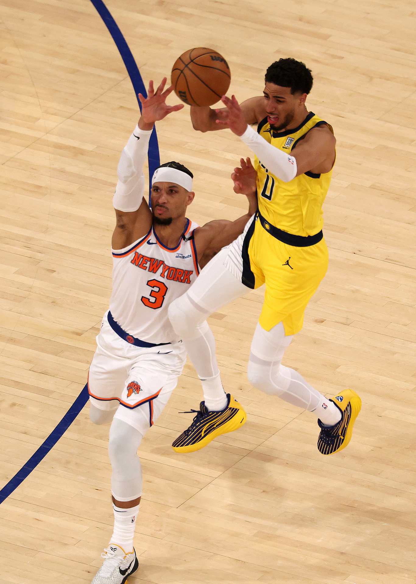 尼克斯完胜鹈鹕，霍勒迪高光表现