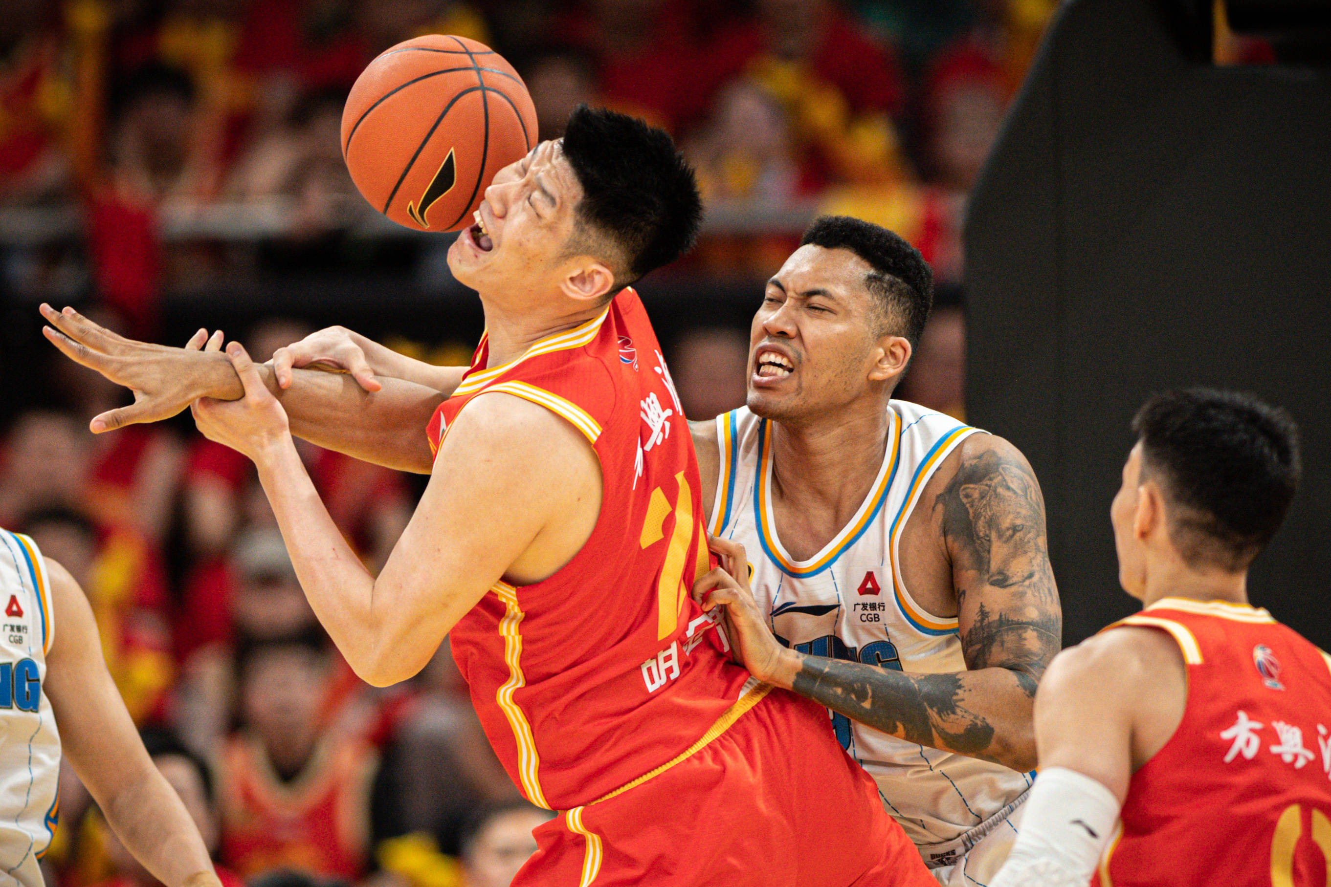 开云平台-火箭逆转湖人，周琦带队取胜