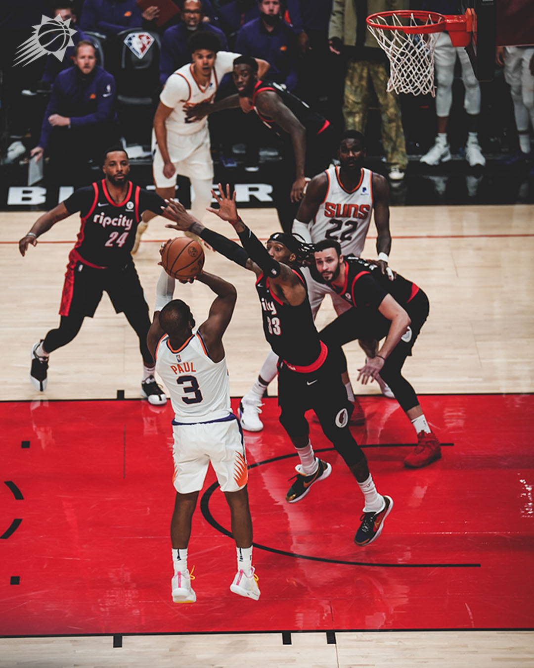 上海队险胜勇士，保罗扛起全队