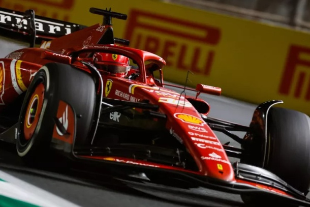 开云体育app-梅赛德斯横扫威廉姆斯,塞恩斯刷新纪录